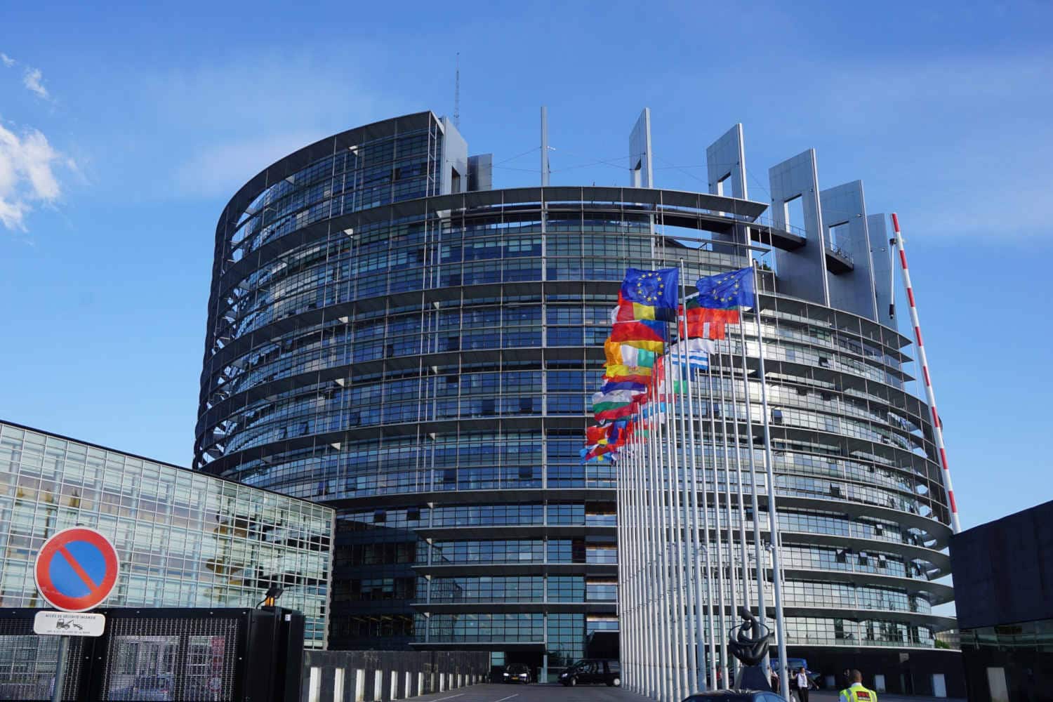Europosłowie chcą zagwarantować rolnikom godziwą cenę i możliwość renegocjacji umów