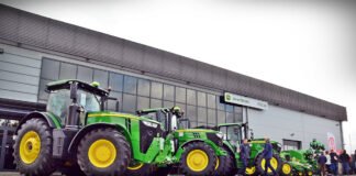 Dealerzy John Deere łączą siły: Agro-Sieć i Fricke podpisują przedwstępną umowę nabycia części przedsiębiorstwa