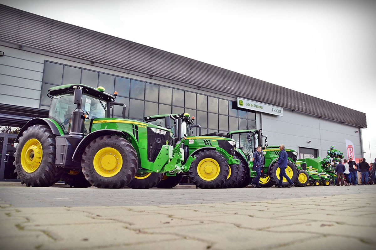 Dealerzy John Deere łączą siły: Agro-Sieć i Fricke podpisują przedwstępną umowę nabycia części przedsiębiorstwa