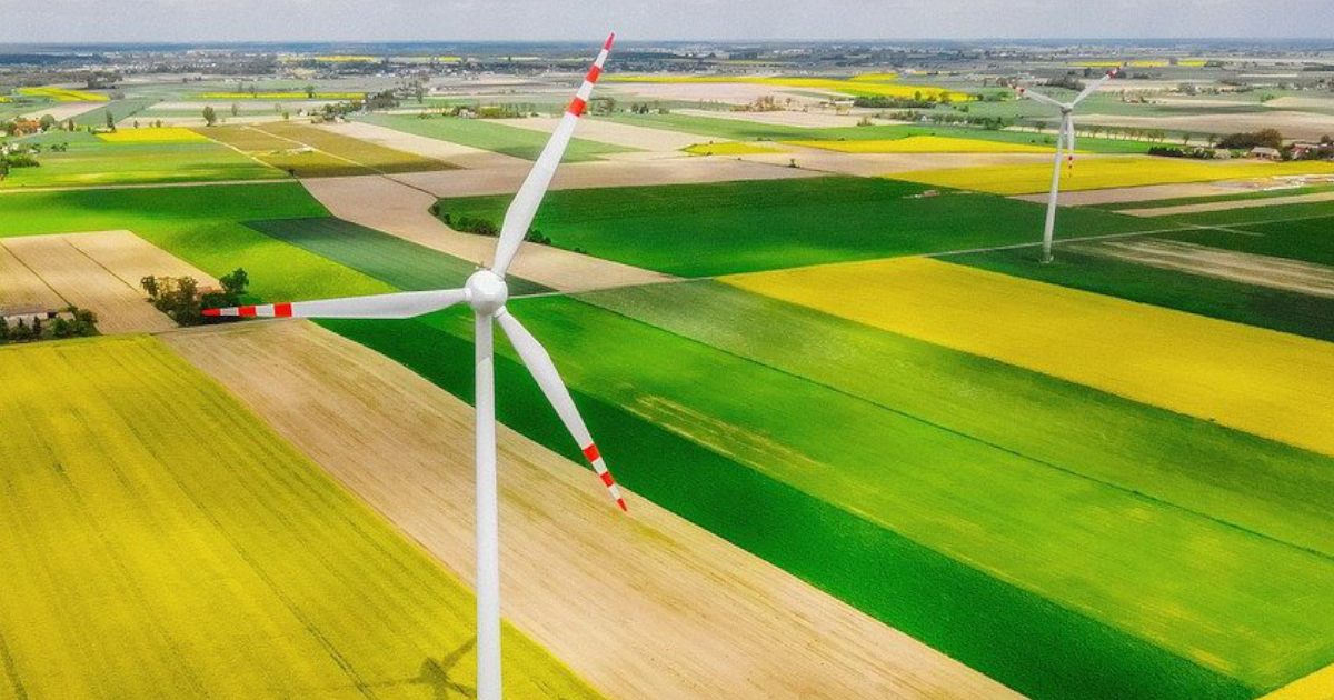 Ustawa wiatrakowa czeka na podpis. Decyzja prezydenta przesądzi o przyszłości OZE w Polsce