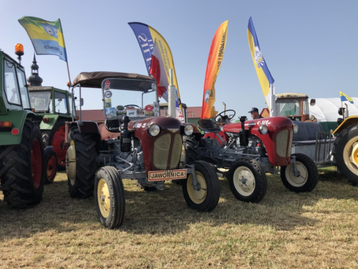 IV Zlot Zabytkowych Ciągników OLD-ROL. Klasyczne traktory w najlepszym wydaniu [WIDEO]