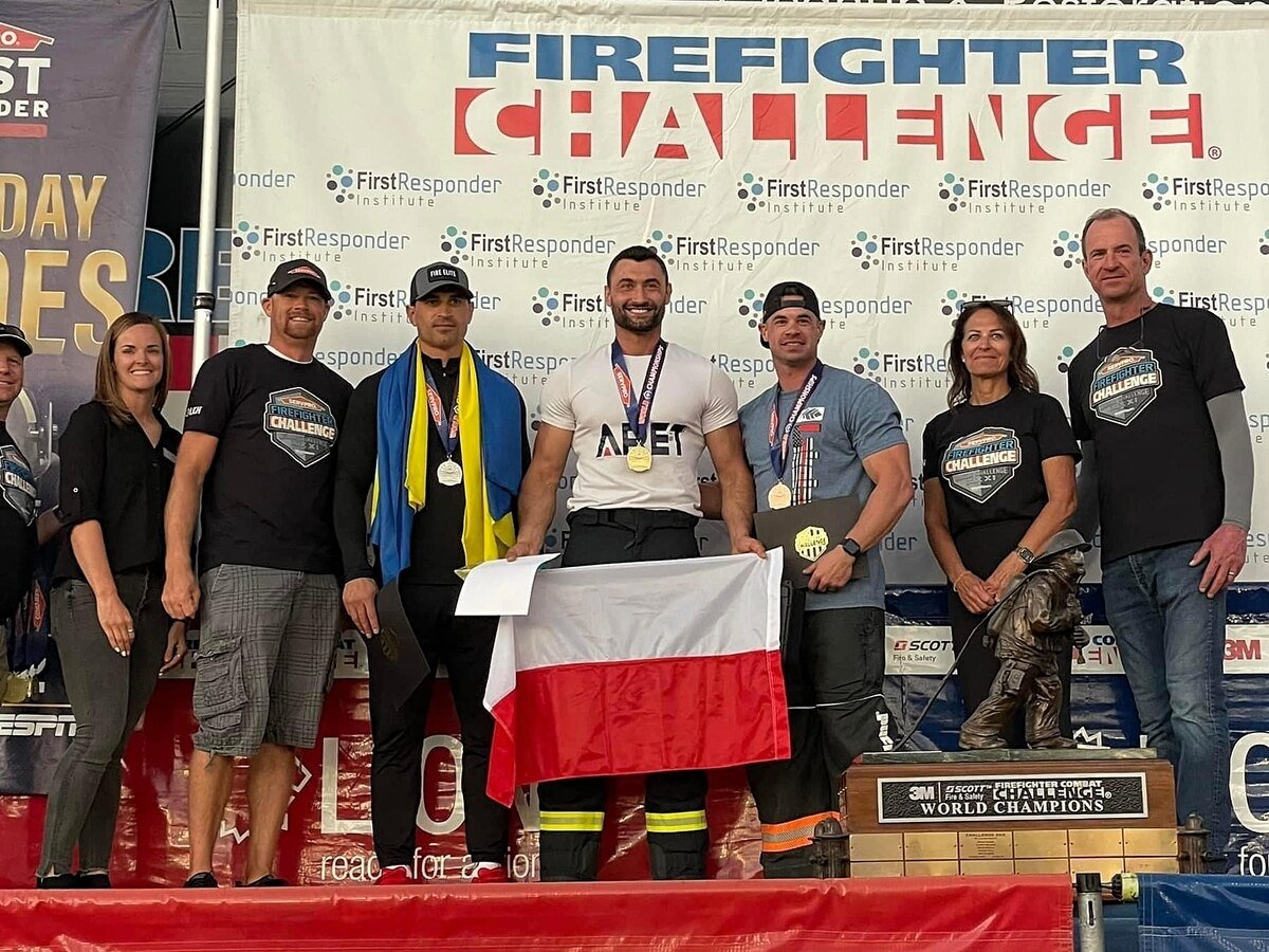 První taková situace v historii.  Ostrowski hasič s titulem nejlepší na světě!