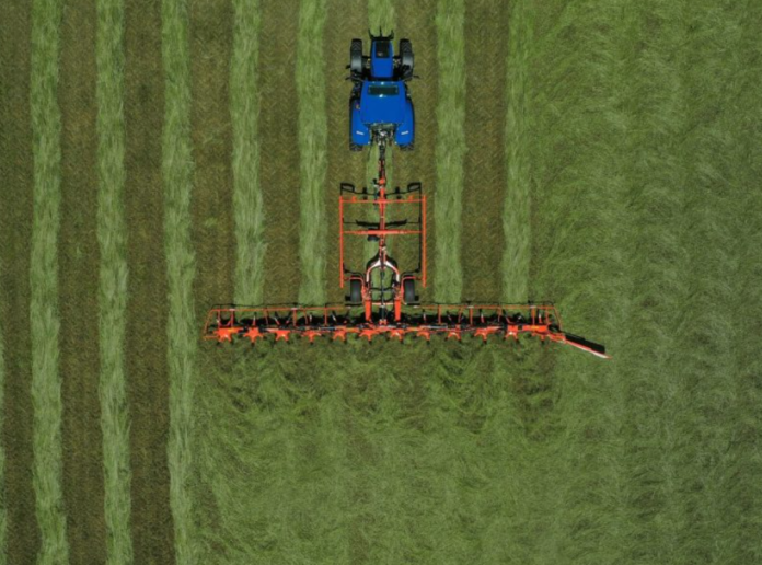 Zaczepiany przetrząsacz KUHN GF 13003 T