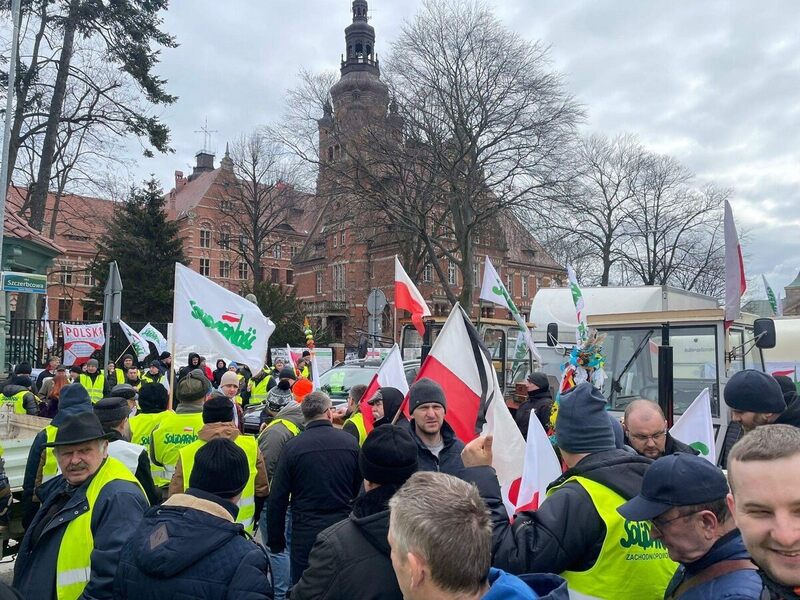 Rolnicy ze Szczecina wznawiają protest. Brak zaufania do władz po niezrealizowanych postulatach