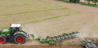 Nowy półzawieszany pług obrotowy AMAZONE Tyrok 400 Onland