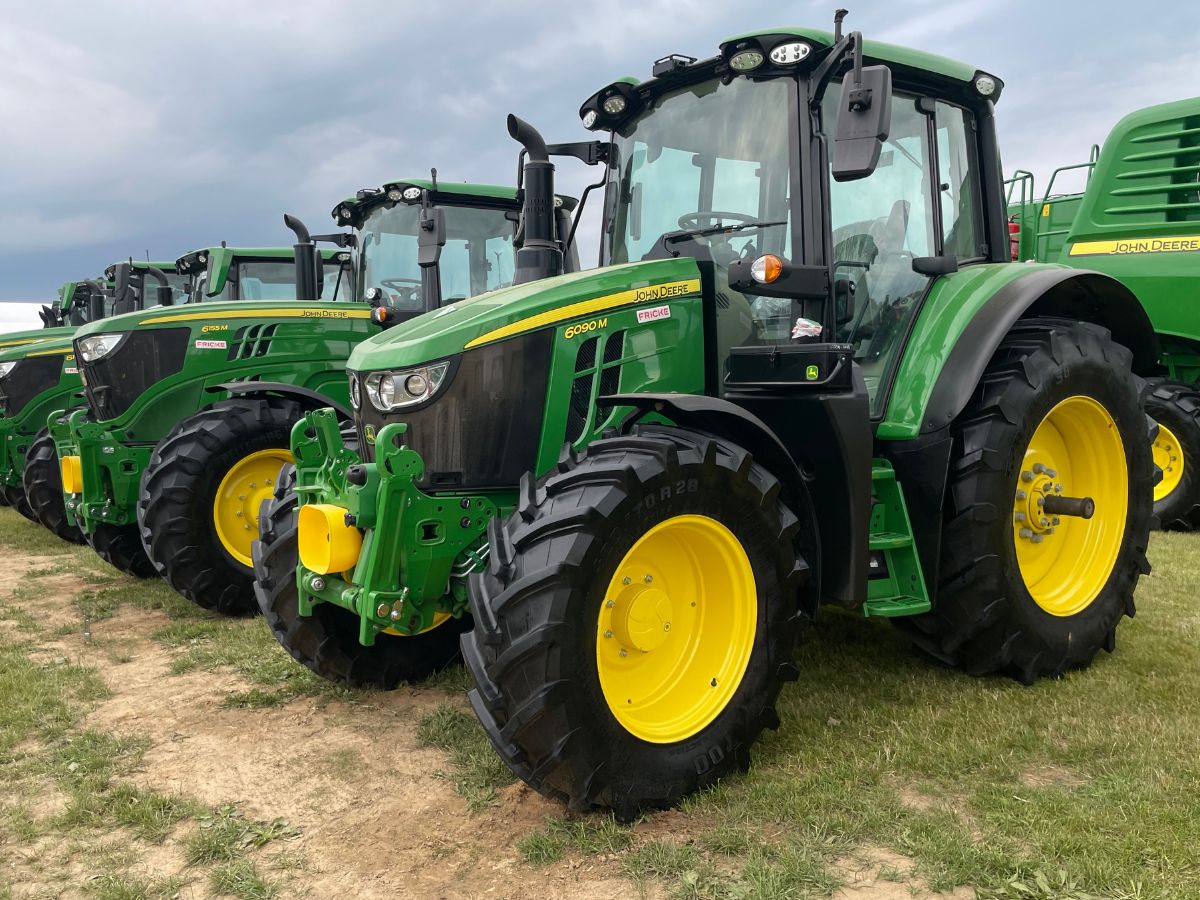 Sprzedaż nowych ciągników rośnie. Kto liderem w październiku 2025?