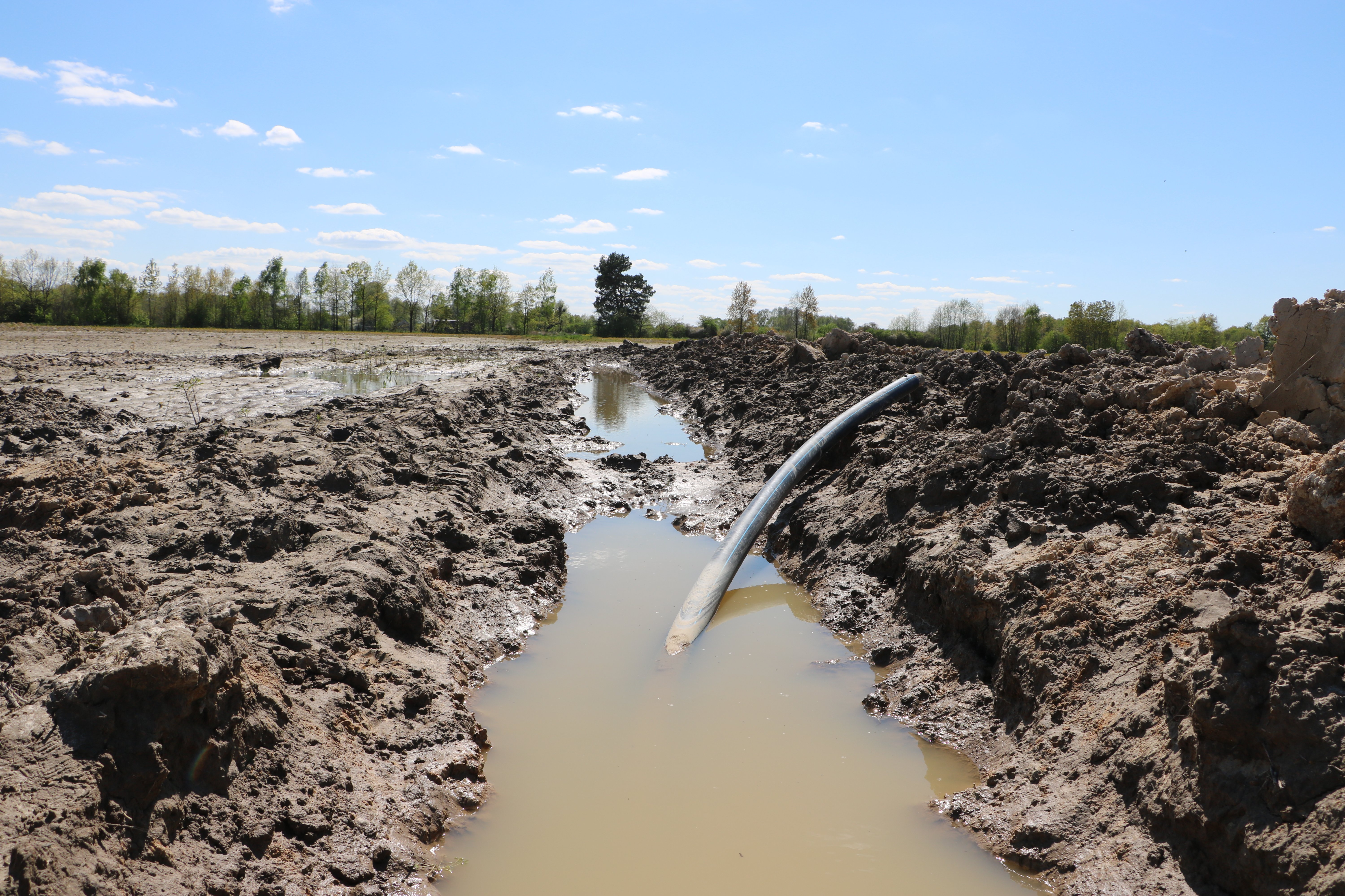 Zdegradowana gleba po mokrej jesieni. Jakie będą tego konsekwencje?