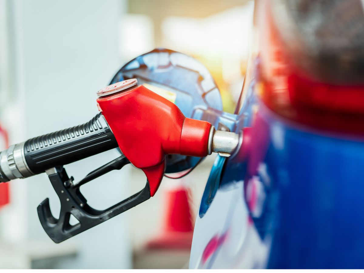 Jest DECYZJA rządu w sprawie VAT na paliwa. Co z cenami diesla dla rolników?