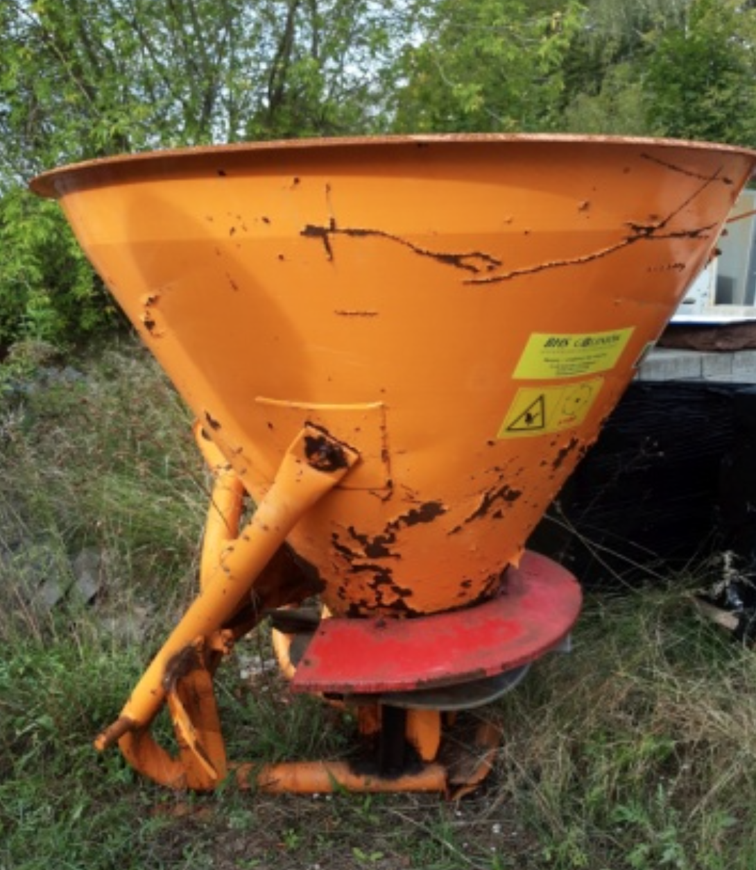 Maszyny rolnicze z wojska na sprzedaż. Jak kupić sprzęt z Agencji Mienia Wojskowego?