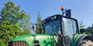 John Deere 7530