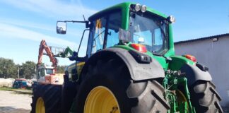 John Deere 7530