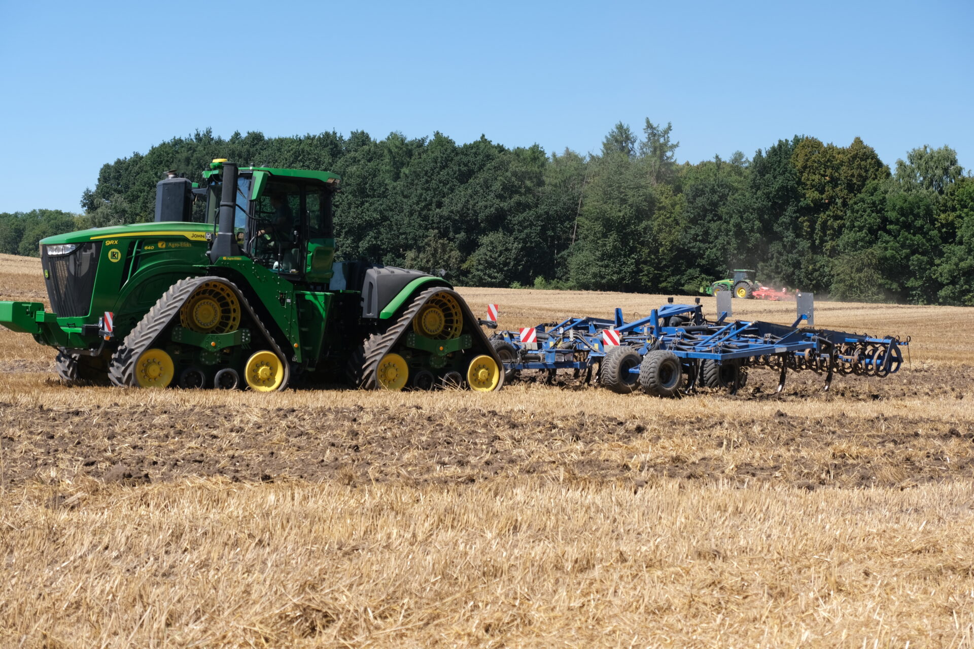 Prace polowe po żniwach