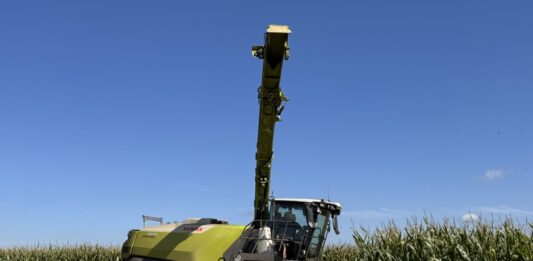 Nowy kocur od Claas z gigantycznym apetytem wynoszącym 500 ton na godzinę!