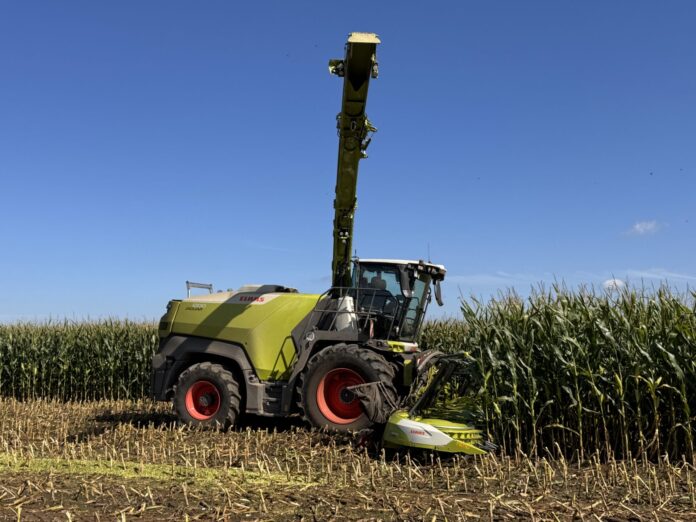 Nowy kocur od Claas z gigantycznym apetytem wynoszącym 500 ton na godzinę!