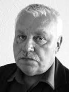 Wspominamy tych, którzy zagościli w naszej pamięci. 11 Wspominamy tych, którzy zagościli w naszej pamięci.