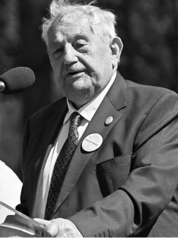 Wspominamy tych, którzy zagościli w naszej pamięci. 14 Wspominamy tych, którzy zagościli w naszej pamięci.