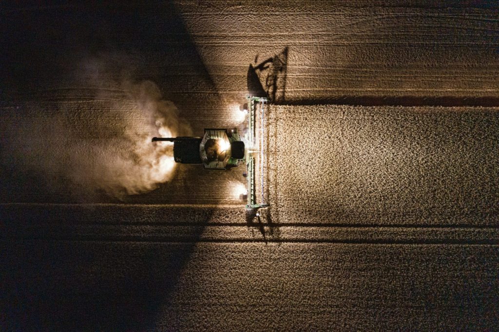 Automatyzacja na każdym etapie produkcji: inteligentne prowadzenie maszyn 1 Automatyzacja na każdym etapie produkcji: inteligentne prowadzenie maszyn