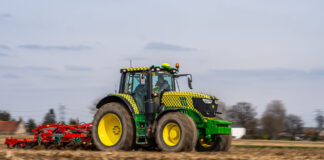 Finansowa debata. Jakie finansowanie ciągnika może się opłacać? Finansowa debata. Jakie finansowanie ciągnika może się opłacać?