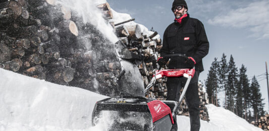 Ciche odśnieżanie – akumulatorowe odśnieżarki na zimę 2025/26