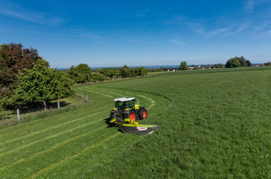 Dotacje 2025 na maszyny do zbioru pasz. Sprawdź, jak wykorzystać ofertę FIRST CLAAS 2 Dotacje 2025 na maszyny do zbioru pasz. Sprawdź, jak wykorzystać ofertę FIRST CLAAS