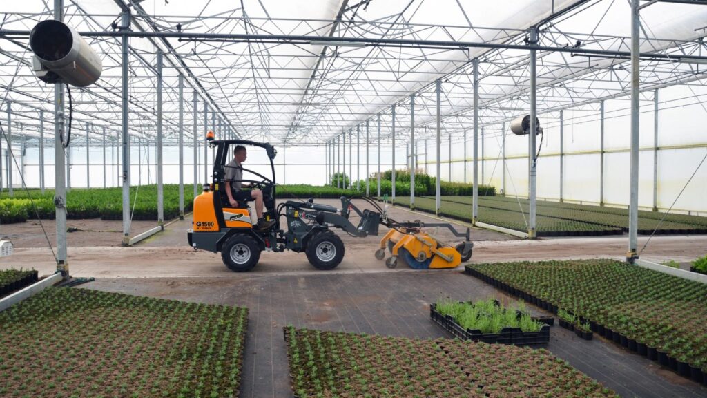 Miniładowarka - kompaktowy pomocnik w gospodarstwie 11 Miniładowarka - kompaktowy pomocnik w gospodarstwie