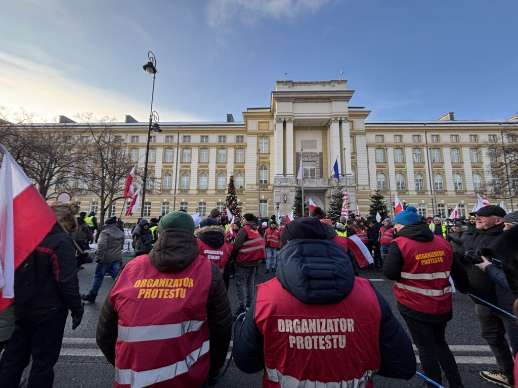 Warszawa: protest rolników 9 stycznia. Relacja, postulaty i kulisy wejścia do KPRM