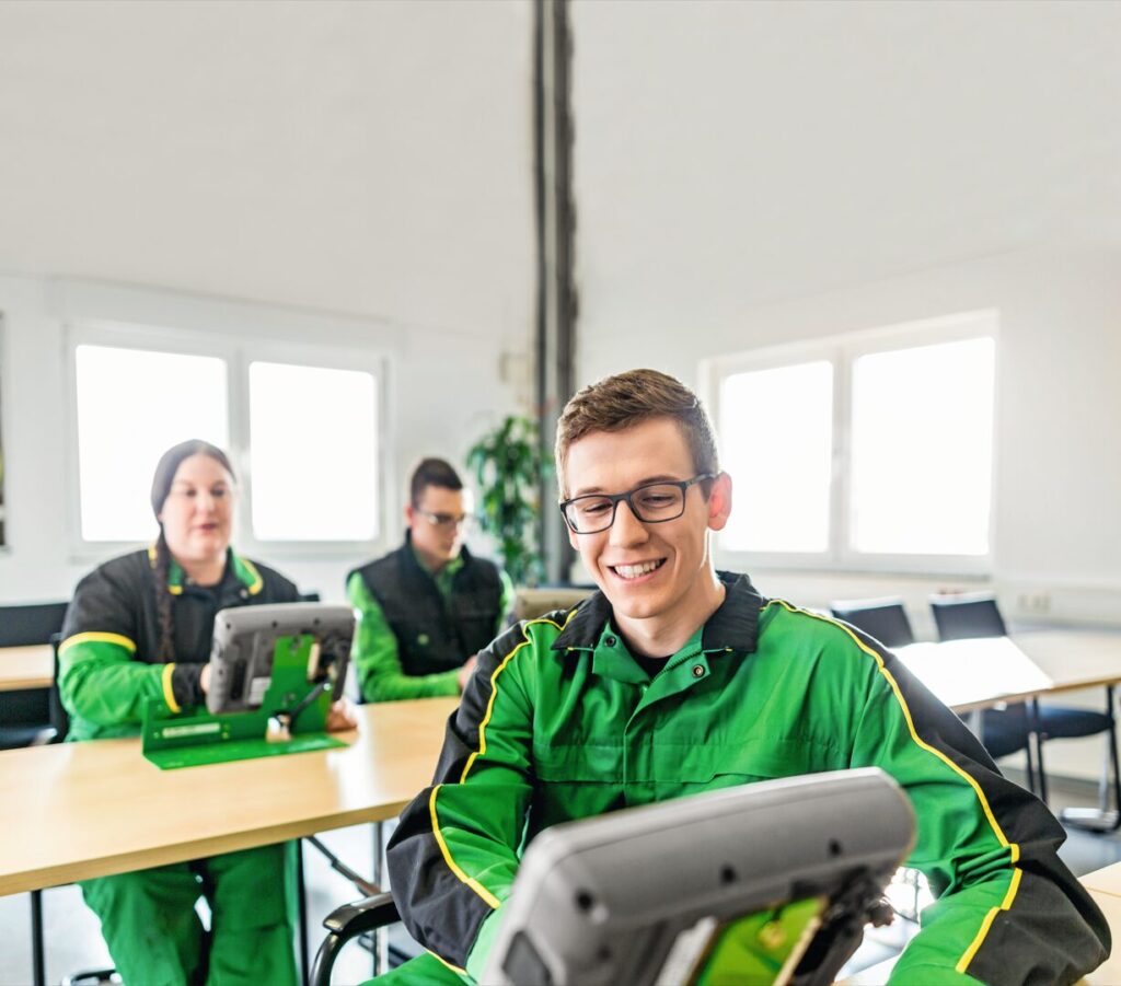 Zima to dla rolników najlepszy sezon na edukację [John Deere]