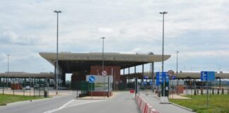 PROTESTY ROLNICZE: Czy rolnicy zablokują Dołhobyczów? Sytuacja na granicy po decyzji PE (śledzimy na bieżąco) Przejście graniczne Dołhobyczów