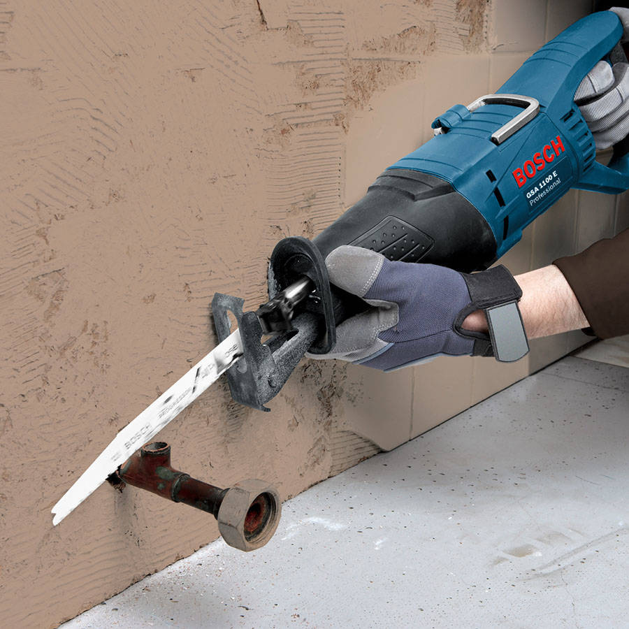 Cięcie w trudnych warunkach – piła szablasta [Elektronarzędzia]