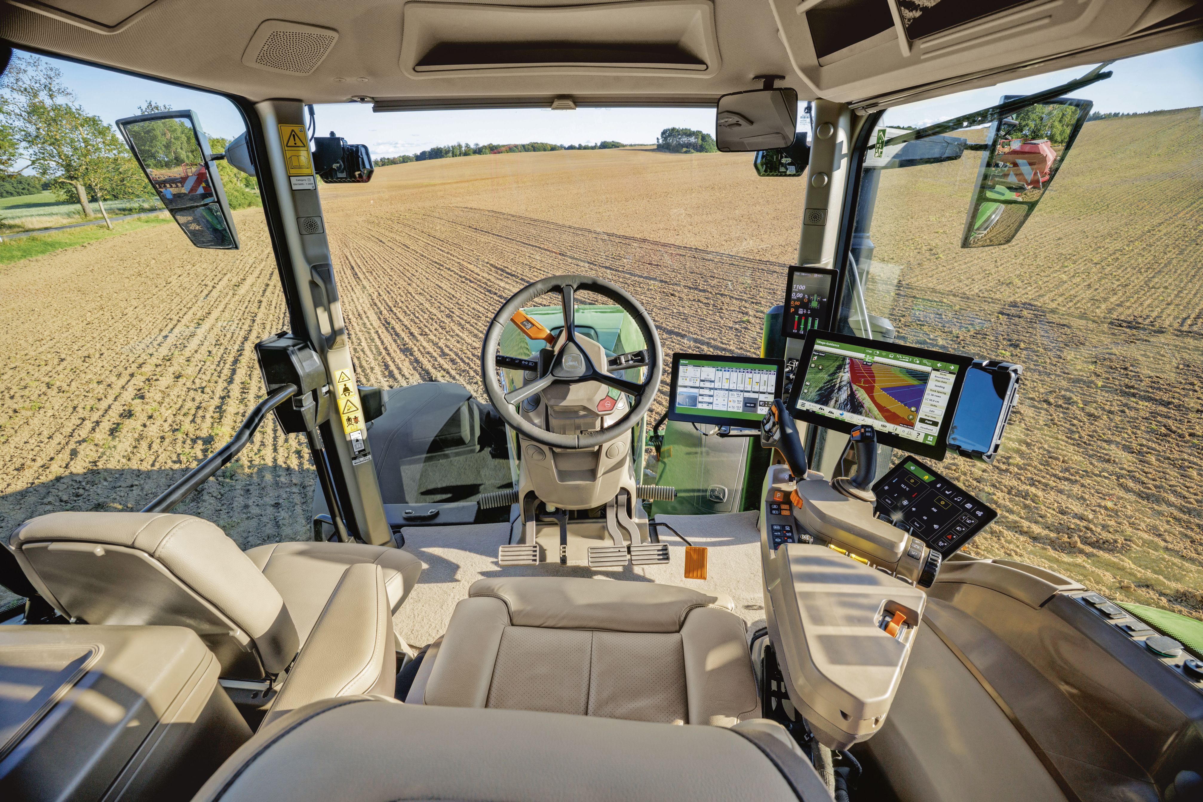 John Deere rozszerza serie 8R i 8RX – nowe modele 440, 490 i 540 KM dla dużych gospodarstw