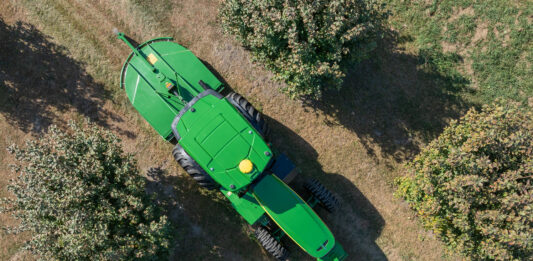 John Deere dla rolnictwa - technologie niskoemisyjne i bezemisyjne