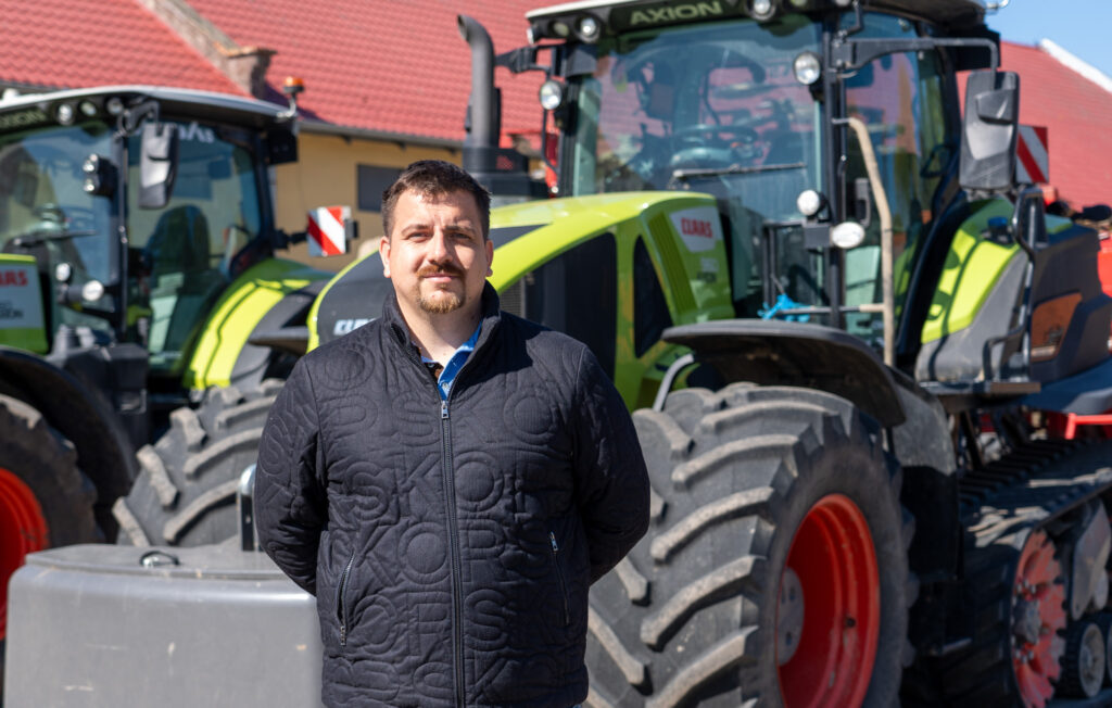 Co rolnik oraz usługodawca cenią u dealera maszyn rolniczych?