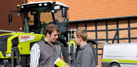 Co rolnik oraz usługodawca cenią u dealera maszyn rolniczych?