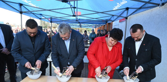 Utarto blisko 100 kg CHRZANU! Finał konkursu „Tarcie chrzanu w Chrzanie 2026”