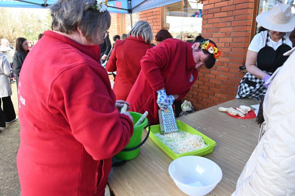 Utarto blisko 100 kg CHRZANU! Finał konkursu „Tarcie chrzanu w Chrzanie 2026”