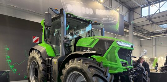 Polska premiera ciągnika DEUTZ-FAHR Serii 8 TTV – nowa era komfortu, wydajności i łączności