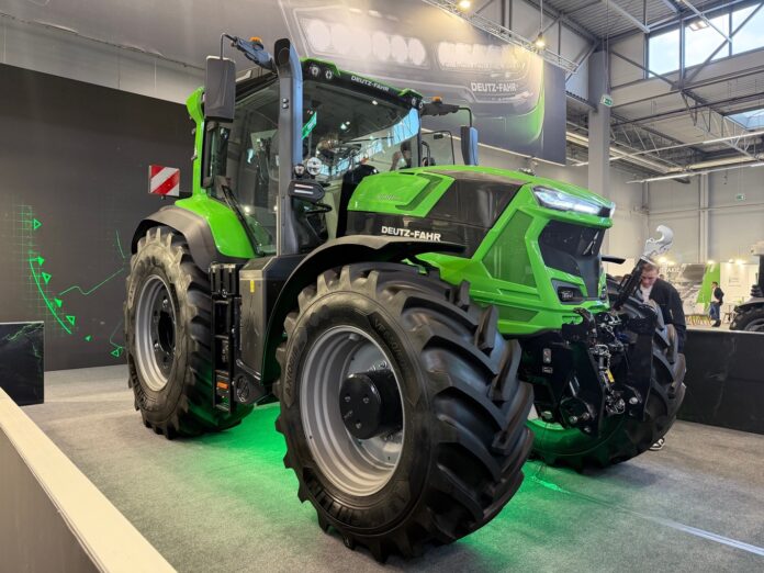 Polska premiera ciągnika DEUTZ-FAHR Serii 8 TTV – nowa era komfortu, wydajności i łączności