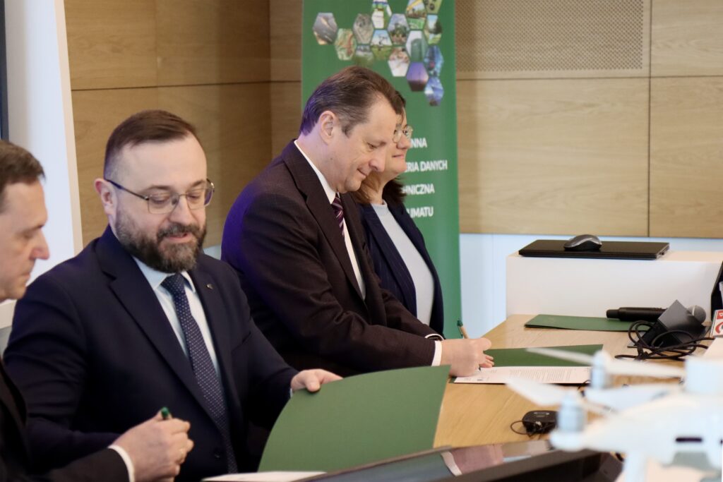 Systemy bezzałogowe – Uniwersytet Przyrodniczy w Poznaniu i Wojskowe Zakłady Lotnicze Nr 2 S.A. łączą siły