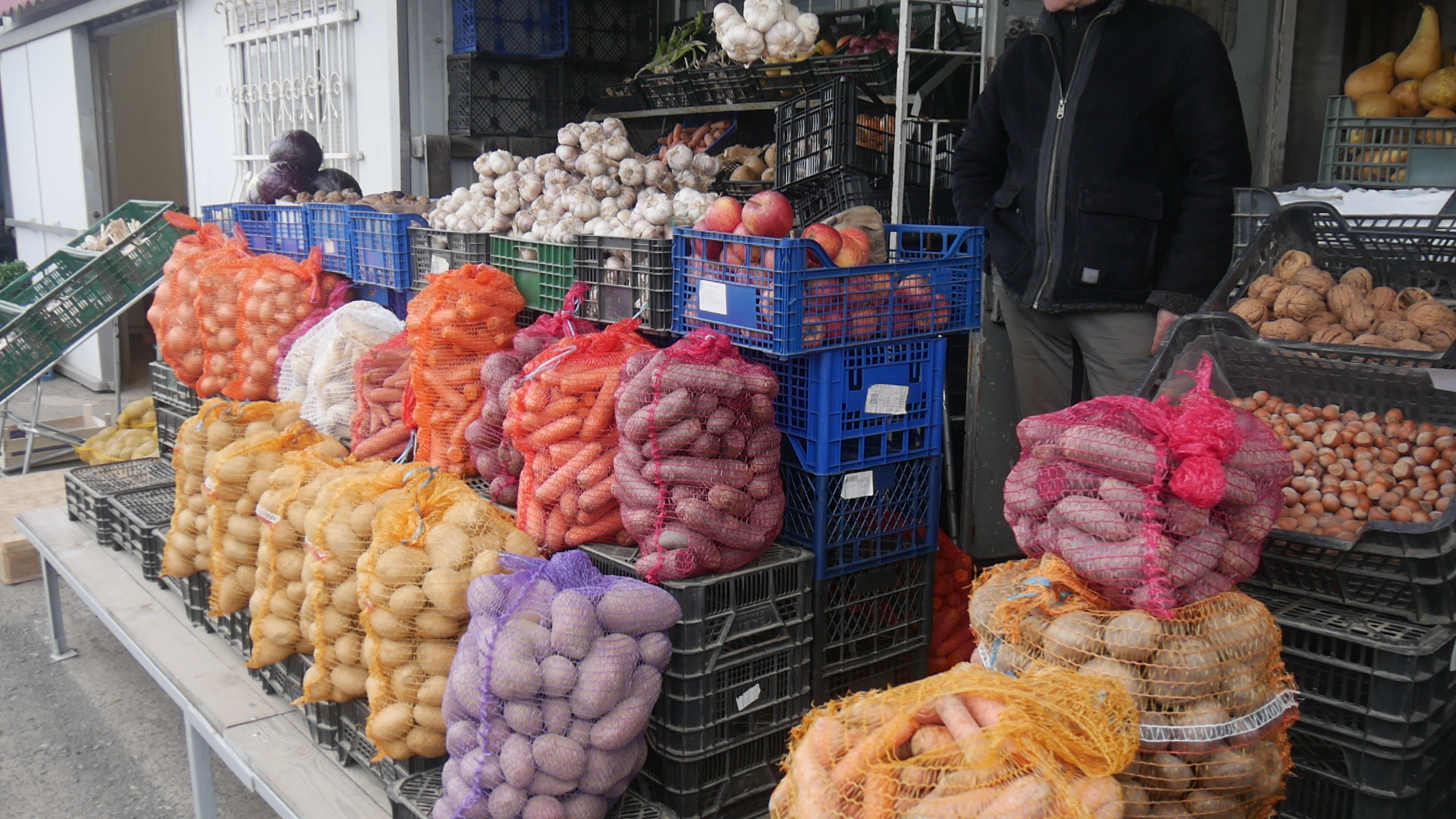 Warzywa i ziemniaki w magazynach