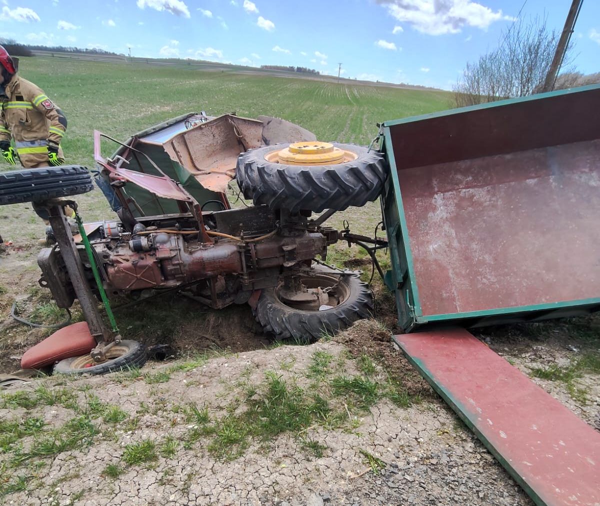 Obywatel Ukrainy najechał na tył ciągnika rolniczego