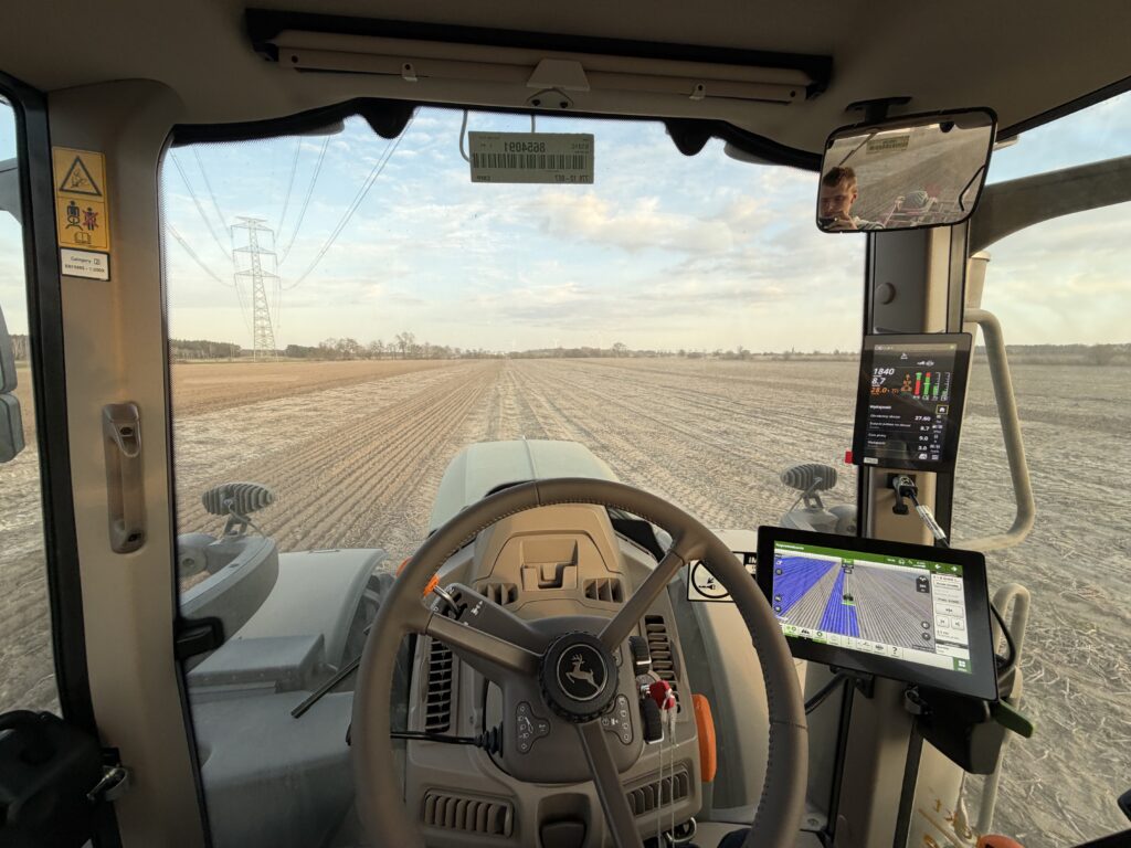 14 dni z ciągnikiem John Deere 6M 200. Jak sobie poradził i ile spalił?