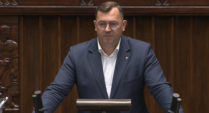 Wiosenne przymrozki: Minister Stefan Krajewski zapowiada systemową i długofalową pomoc dla rolników