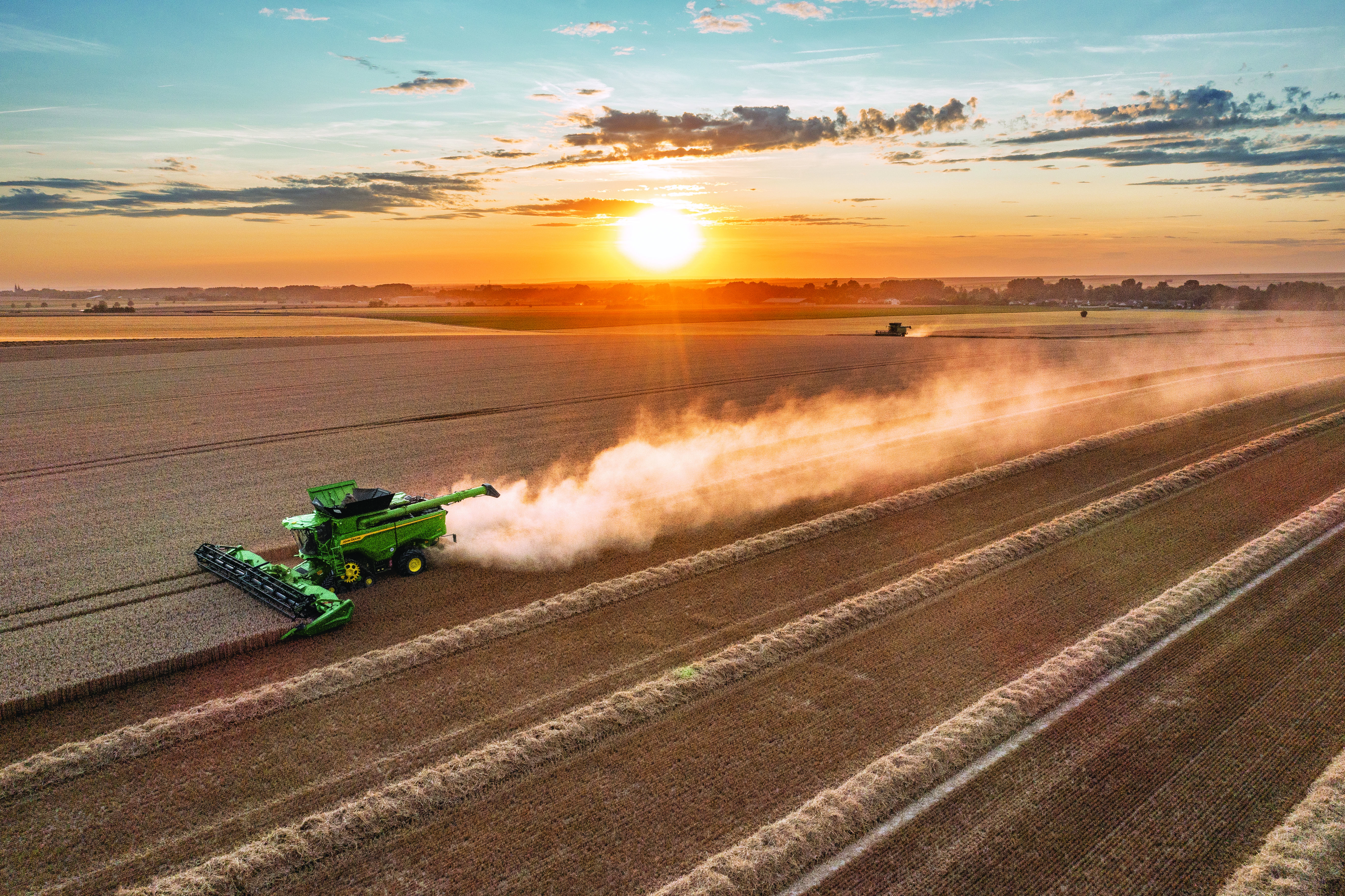 Nowoczesny komfort to wyższa rentowność. Jak John Deere zmienia warunki pracy na polskim polu?