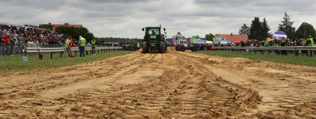 Tractor Pulling