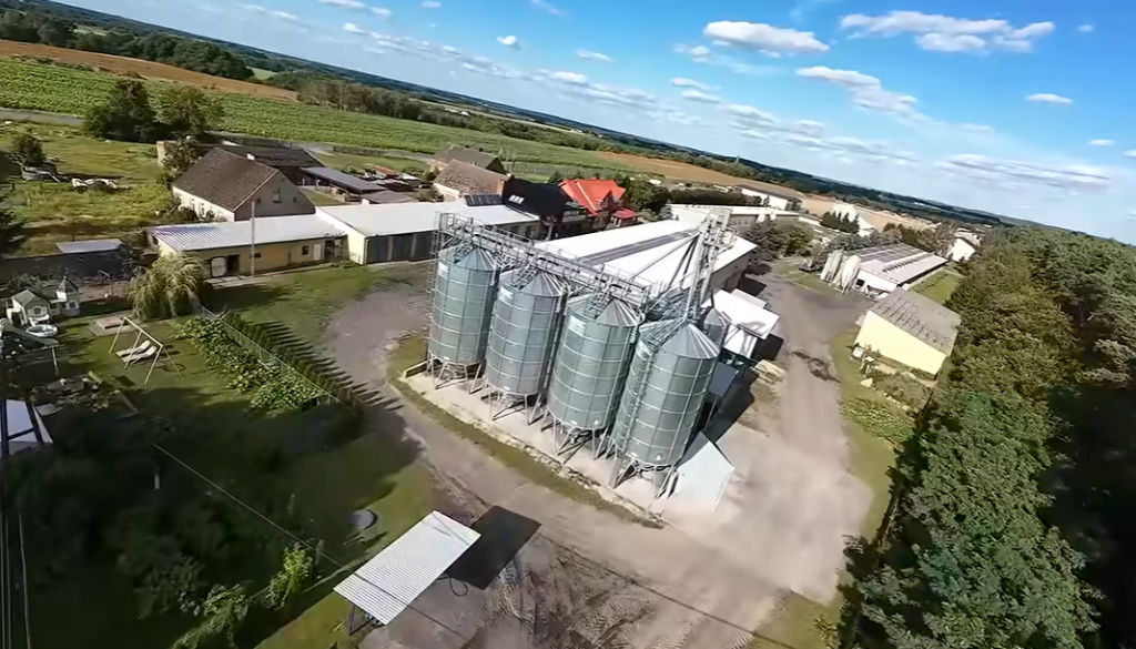 rolnik sprzedaje gospodarstwo