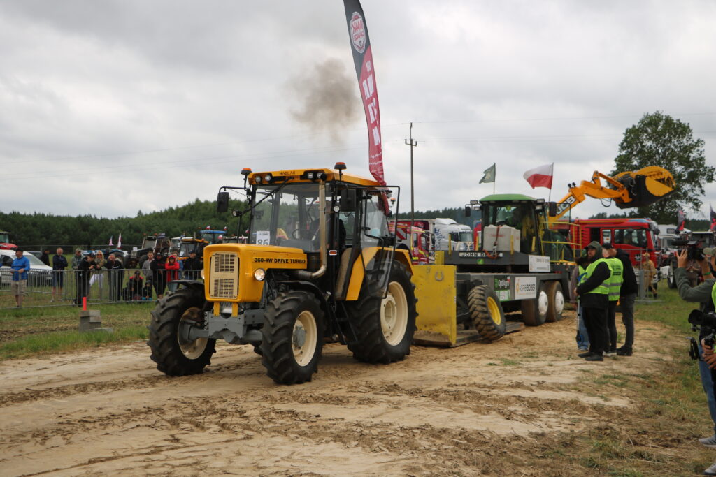 Tractor Pulling