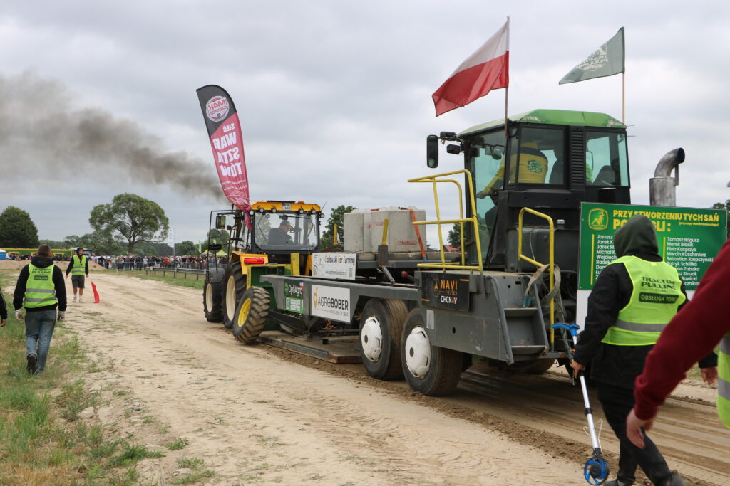 Tractor Pulling