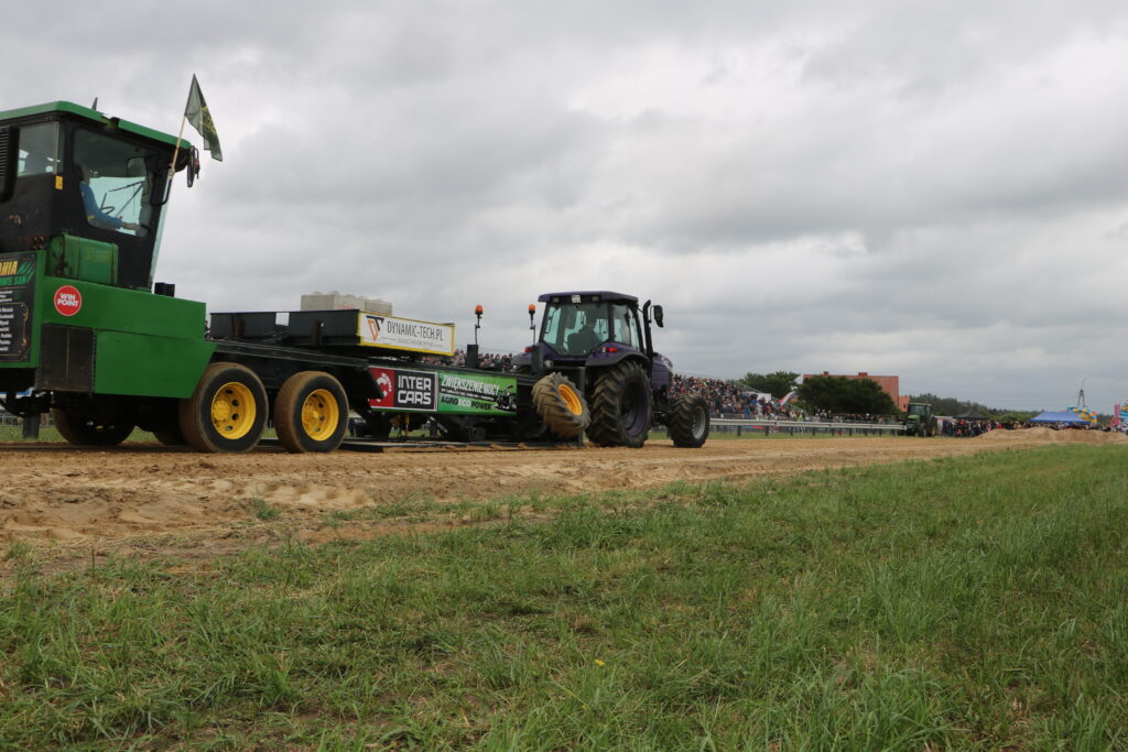 Tractor Pulling