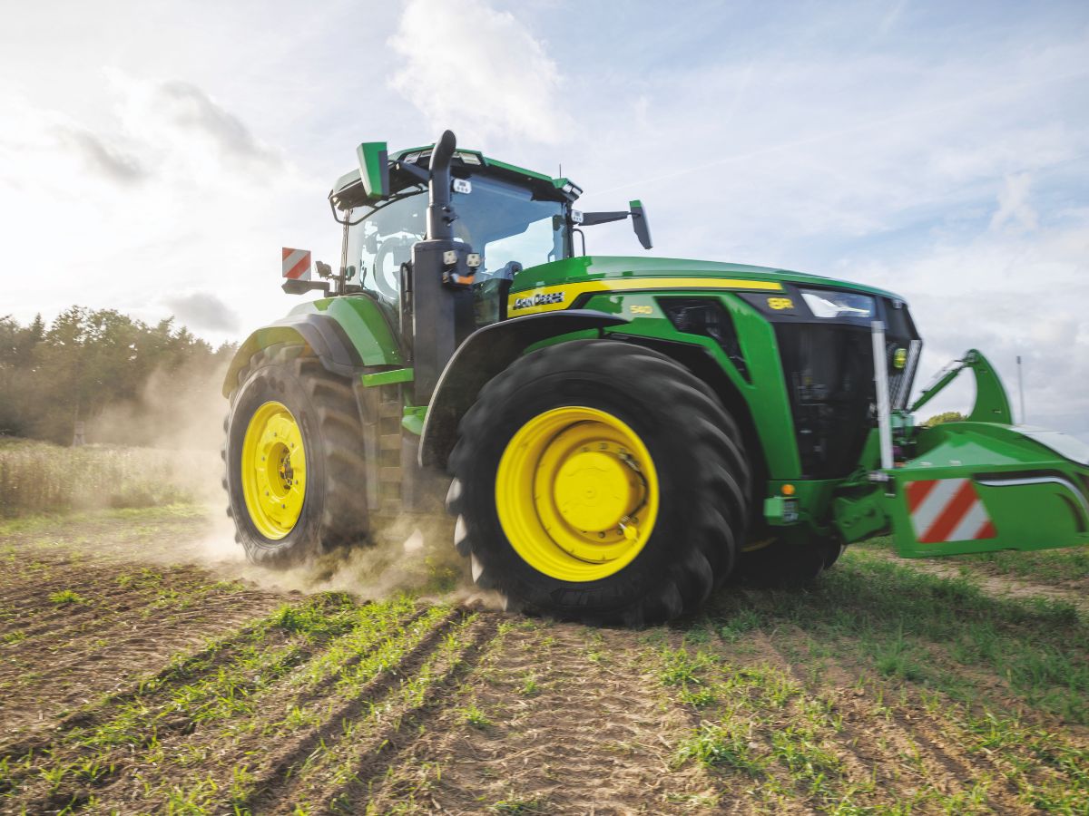 John Deere na Agro Show 2026: 634 KM w nowym 8R 540 i cztery premiery, które zobaczysz w Bednarach