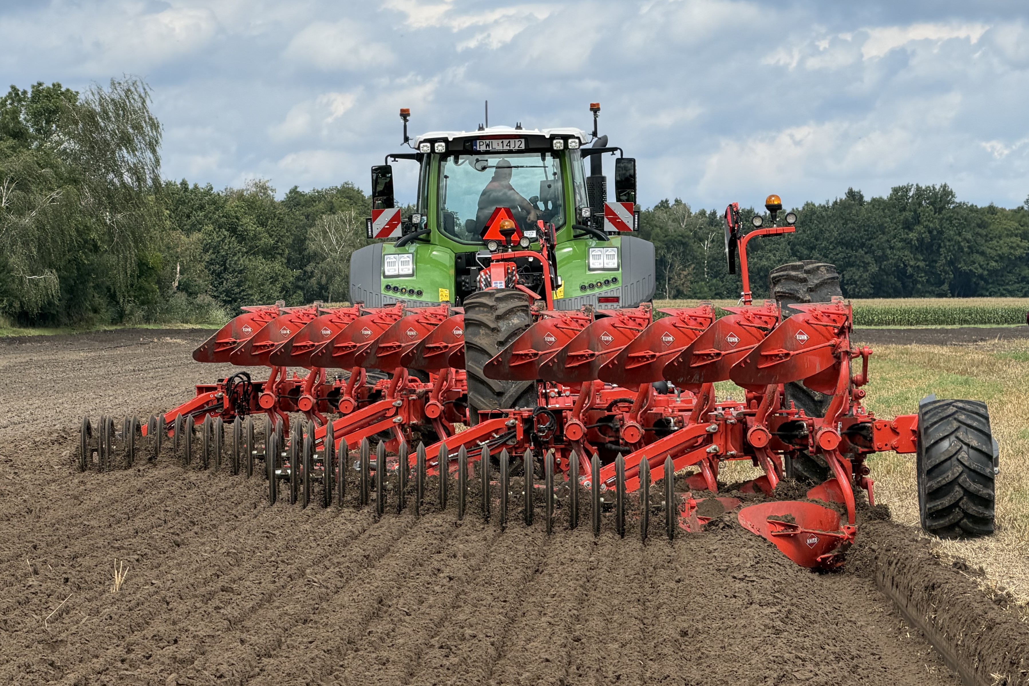 Takie maszyny zobaczymy na Agro Show 2026. Pług dla 700 KM i ciągnik o mocy 634 KM